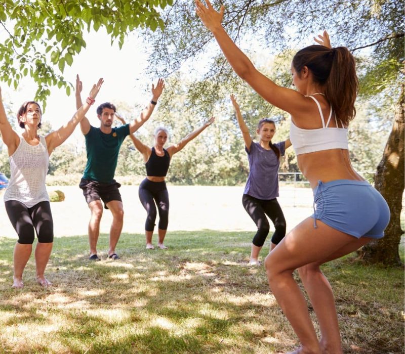 200 TT France chair pose garden