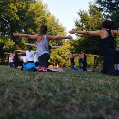 Garden yoga class on 200 tt france